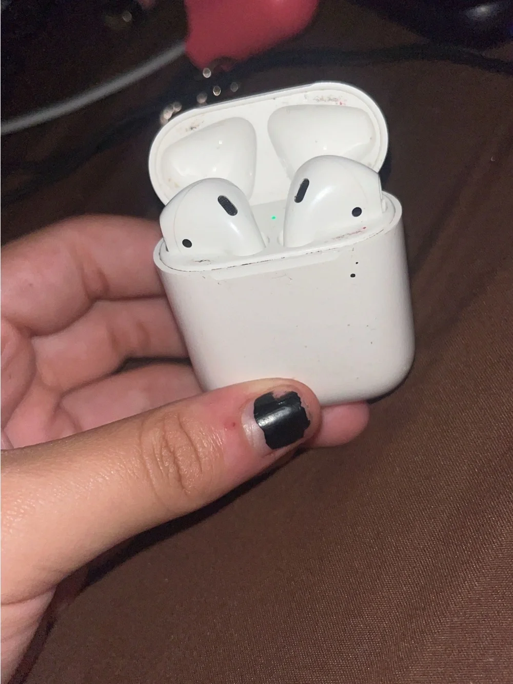 Apple White Wireless Earbuds with Charging Case